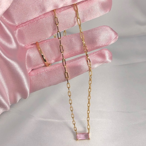 ✨🕯️Rectangle cut Pink stone Chain Necklace - Picture 3 of 5